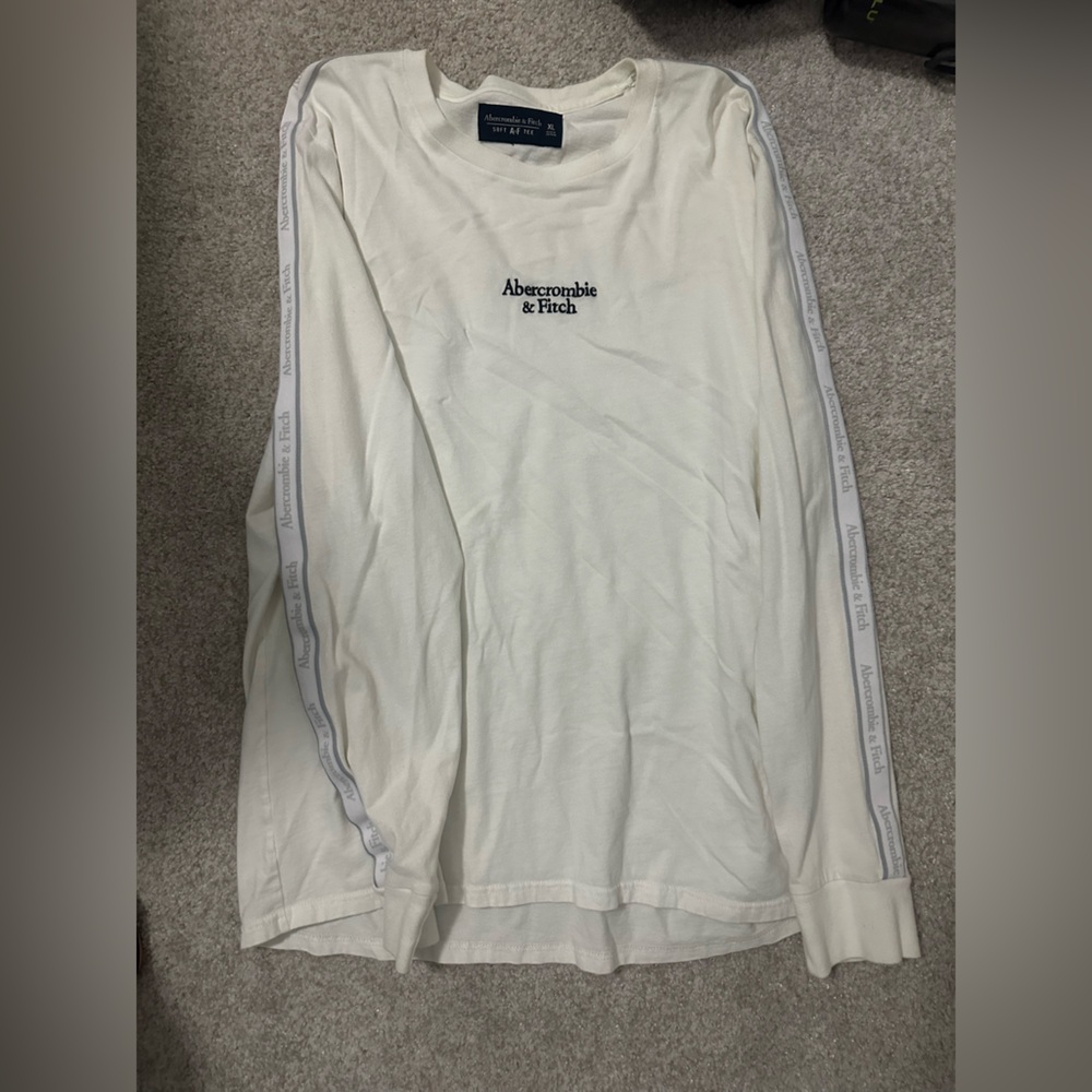 Abercrombie & Fitch Cream Long Sleeve Tee